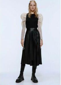 Falda Plisada Zara Negra Cuero