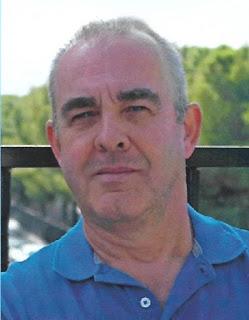 Fotografía del autor que figura en la solapa del libro Francisco Javier Morales Orozco, Relatos breves, Microrrelatos