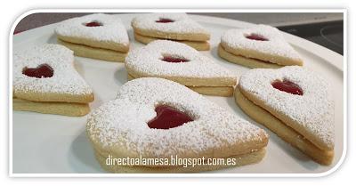 Galletas de corazón rellenas de mermelada