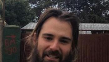 Ayudar o cooperar  No es amar al prójimo para amarme a mí. Sino amarme a mí para poder amar más al prójimo.