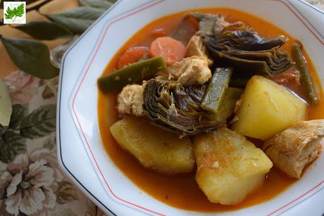 Patatas Guisadas con Alcachofas y Pollo