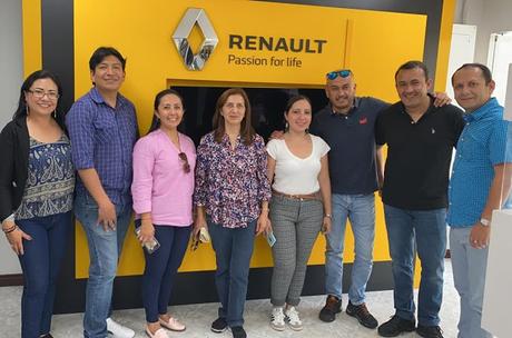 RENAULT PREMIÓ A SUS COLABORADORES CON UN EXTRAORDINARIO VIAJE A SU LA PLANTA DE MEDELLÍN