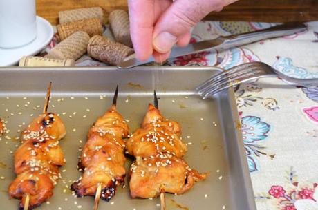 BROCHETAS DE POLLO CON SALSA TERIYAKI brochetas de pollo, brochetas de pollo con salsa teriyaki, pollo teriyaki al horno, pollo teriyaki fácil, pollo teriyaki receta, teriyaki de pollo, teriyaki salsa, las delicias de mayte,