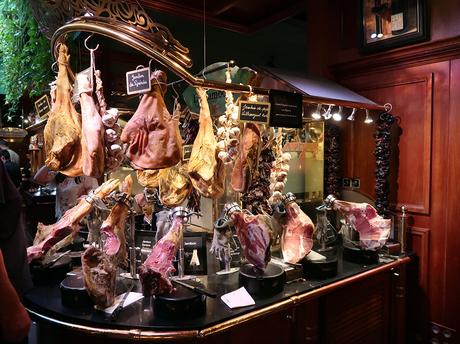 Comemos en el exclusivo restaurante Les Grands Buffets de Narbona