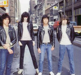 Ramones - The KKK took my baby away (Live) (1982)