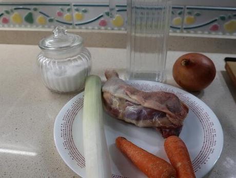 Caldo Base para Sopas con Mambo Ingredientes necesarios para hacer el caldo base