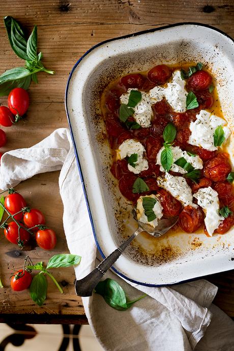 PASTA CON SALSA DE TOMATE ASADO Y BURRATA