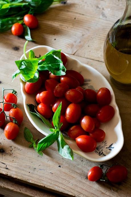 PASTA CON SALSA DE TOMATE ASADO Y BURRATA PASTA CON SALSA DE TOMATE ASADO Y BURRATA