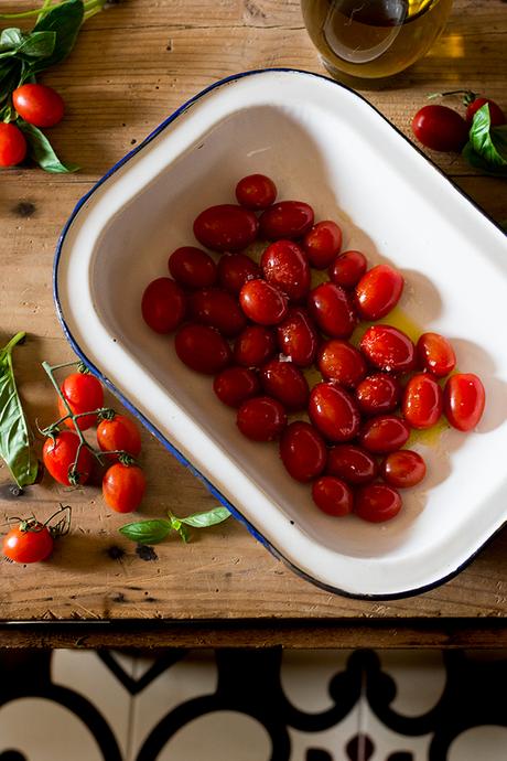 PASTA CON SALSA DE TOMATE ASADO Y BURRATA PASTA CON SALSA DE TOMATE ASADO Y BURRATA