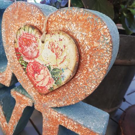 LOVE decoupage