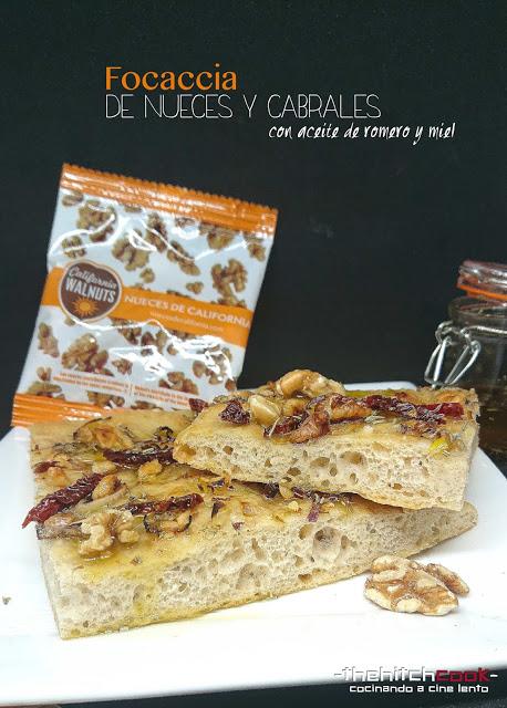FOCACCIA DE NUECES Y CABRALES con aceite de romero y miel