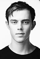 <<volver a carta al reyAmir WilsonConocido por La M...