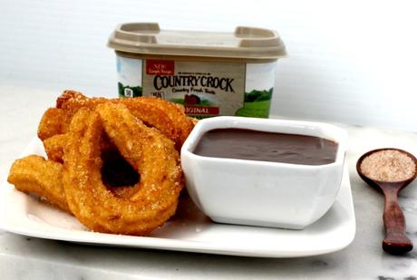 Churros con salsa de dulce de leche y chocolate