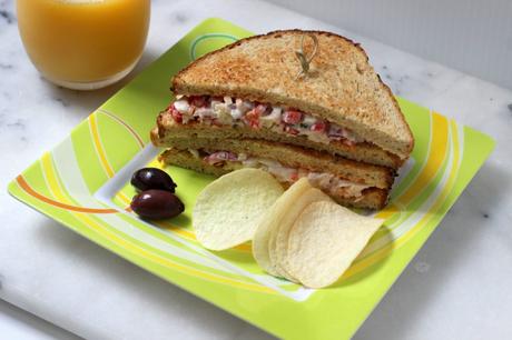 Sandwich de Mayonesa de Ave Sandwich de Mayonesa de Ave