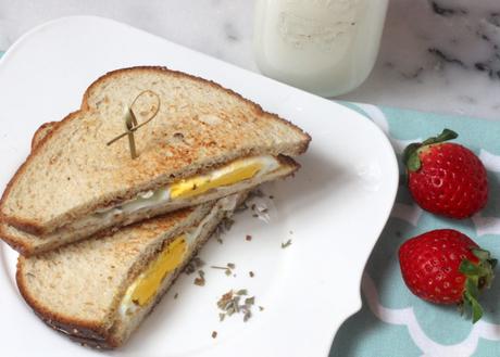 Sandwich de huevo y queso