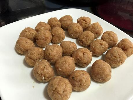 Mini-albóndigas de pollo con salsa agridulce de naranja Mini-albóndigas de pollo con salsa agridulce de naranja