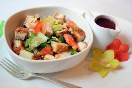 Ensalada de pollo con vinagreta de frambuesa Ensalada de pollo con vinagreta de frambuesa