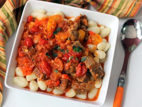 Ñoquis con salsa roja