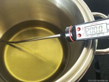 Karaage, pollo frito japonés Karaage, pollo frito japonés