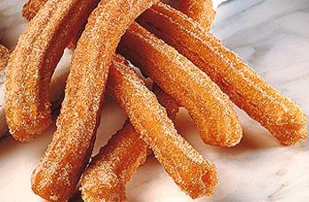 Churros madrileños con chocolate caliente. Churros madrileños con chocolate caliente.