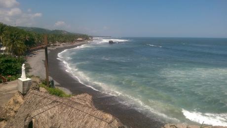 Playa el Tunco, las mejores olas de El Salvador22