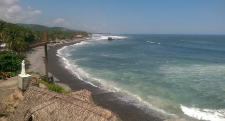 Playa el Tunco, las mejores olas de El Salvador22