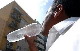 Tomar agua, parte de un estilo de vida saludable: IMSS