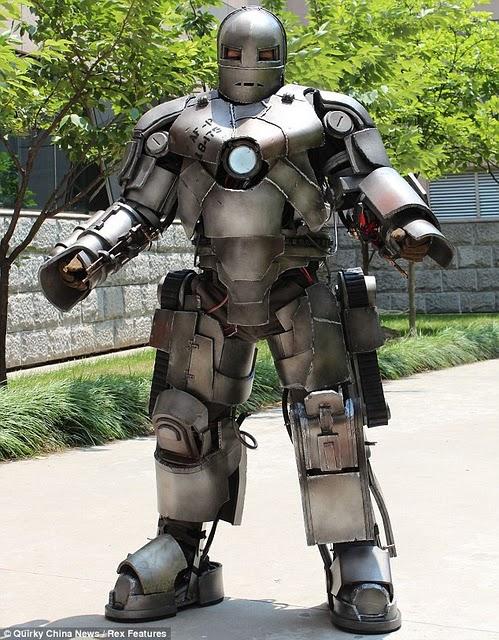 En China puedes ira atrabajar los Viernes vestido de Iron Man sin que te despidan