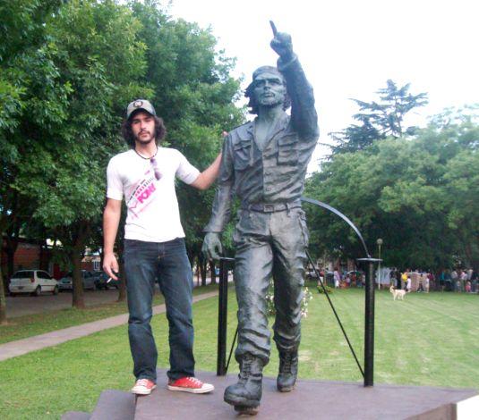 Una estatua casi desconocida del Ché en la Argentina