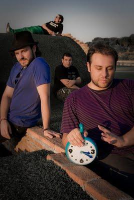 HULE / ENTRE COMILLAS