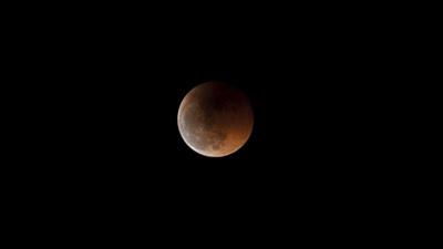 Imágenes del eclipse de Luna: 15 de junio de 2011