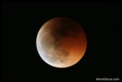 Imágenes del eclipse de Luna: 15 de junio de 2011