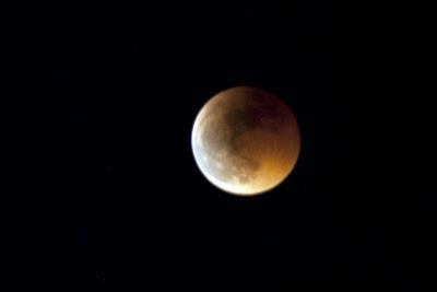 Imágenes del eclipse de Luna: 15 de junio de 2011