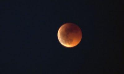 Imágenes del eclipse de Luna: 15 de junio de 2011