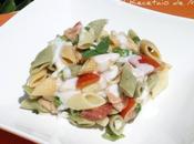 Ensalada pasta salmón salsa yogur