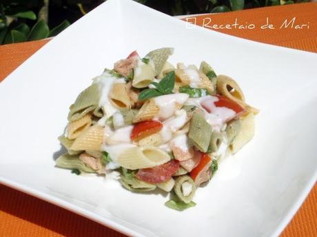 ENSALADA DE PASTA CON SALMÓN Y SALSA DE YOGUR