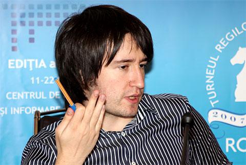 CARLSEN LIDERA EN EL TORNEO REGILOR