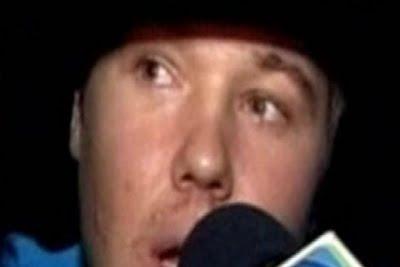 Encerrado en una caja por usar el  móvil