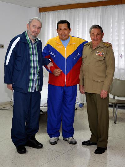 Fidel y Raúl Castro visitaron a Chávez quien se recupera satisfactoriamente en Cuba