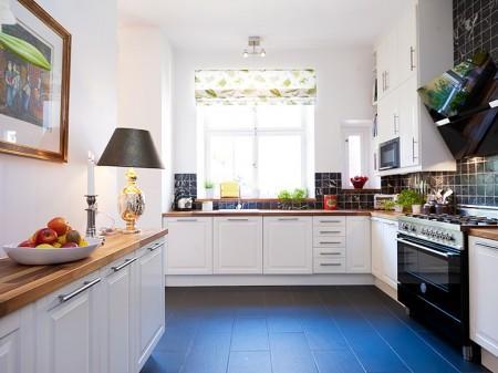 silla barcelona piso en suecia muebles modernos muebles de lineas rectas muebles de diseño mies van de rohe mezcla de estilos en decoración estilo nórdico clásico moderno estilo nórdico diseño de los años 50 diseño alemán Decoración clásica con toques modernos casa decorada en blanco 