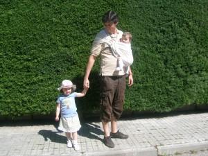 INSTRUCCIONES PARA USAR UNA BANDOLERA PORTABEBÉ