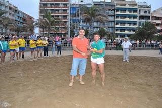 GRAN CANARIA SE INCENDIA EL DIA DE SAN JUAN CONTRA FUERTEVENTURA LUCHA CANARIA