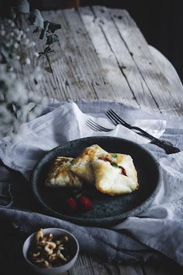Empanadillas de requesón, arándanos y nueces.