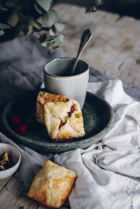 Empanadillas de requesón, arándanos y nueces.