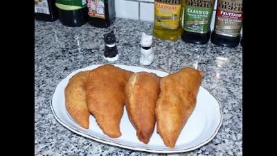 Ingredientes (para 9 panzerotti):- Para la masa500 g de h...