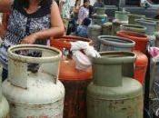 retorno trivialidad civil dibuja choque armas.