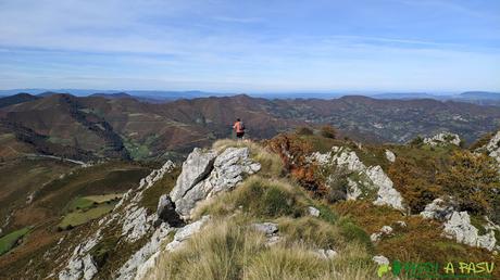 RUTA al PICO FORMOSO (Fermosu) desde PELÚGANO, ALLER Descendiendo del Pico Formoso