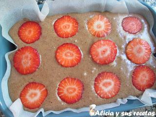 BROWNIE CON FRESAS AL MICROONDAS