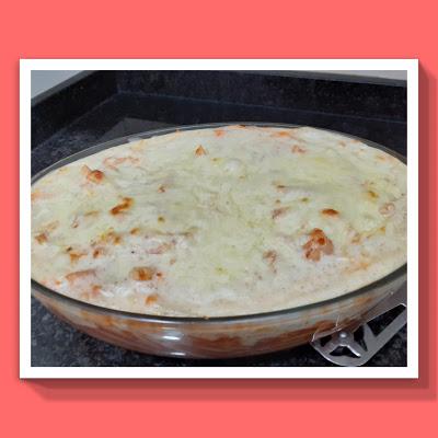 MACARRONES  CON ATÚN Y TOMATE GRATINNOADOS AL HOR