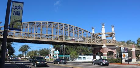 Puente del West Orange Trail sobre la US 441 en Apopka